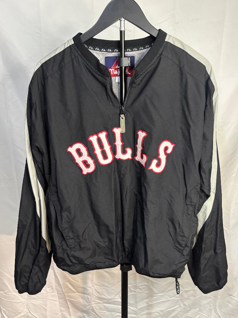 Men's Vintage Majestic Bulls Pullover Jacket - Medium