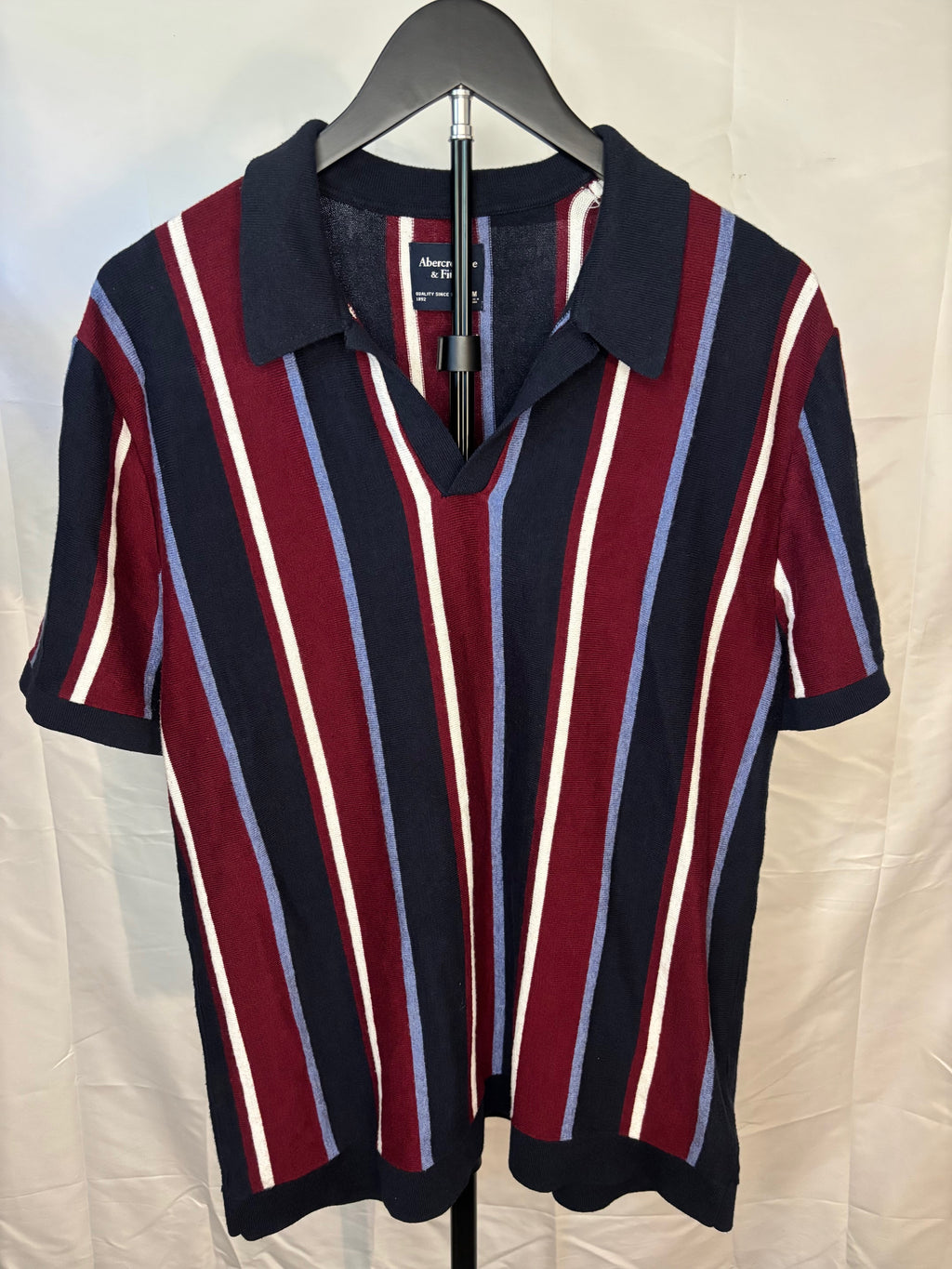 Men's Abercrombie & Fitch knit shirt - Size Medium