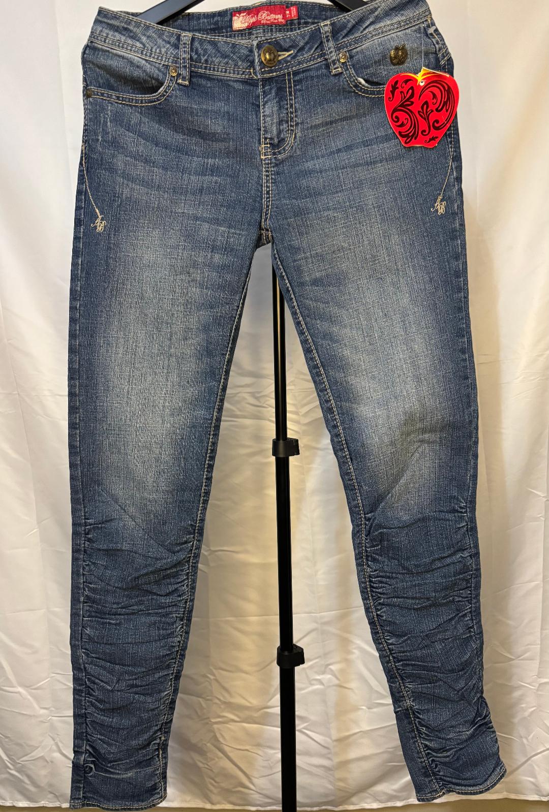 Women's Apple Bottom Jeans - Size 7/8 *NO STRETCH*